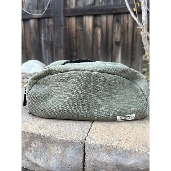 Lacrosse Shave Kit Travel Bathroom Make up Grooming - Olive Green/ Khaki - Picture 1 of 12